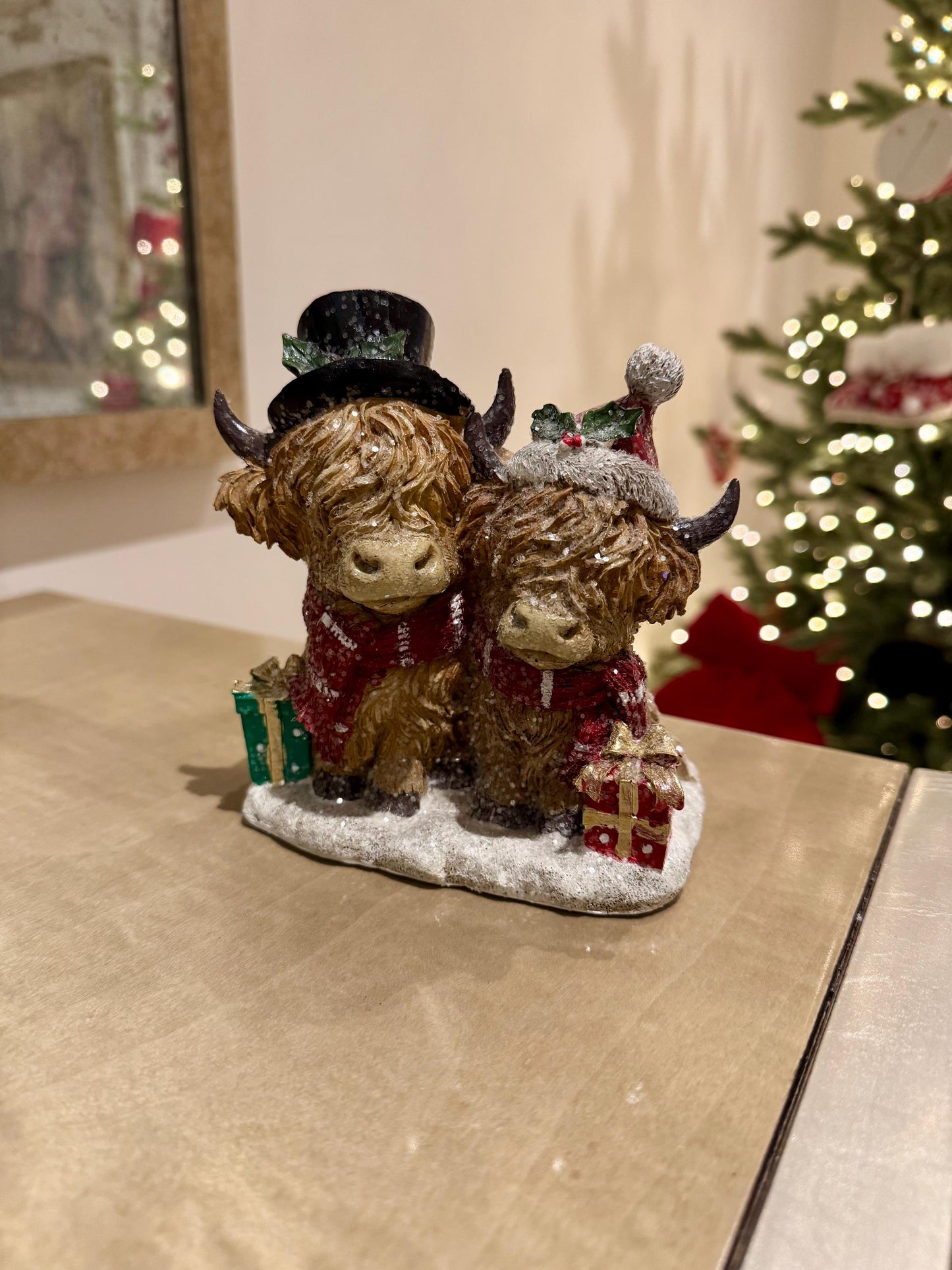 Highland Cow Christmas Ornament - Festive Figurine with Christmas Hat