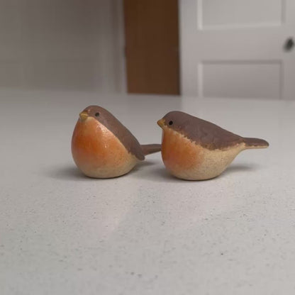 Small Orange-Breasted Ceramic Robin – Two Poses